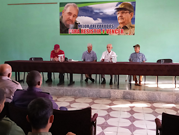 Combatientes de Girón rememoran la historia en Cienfuegos. / Foto: Del autor