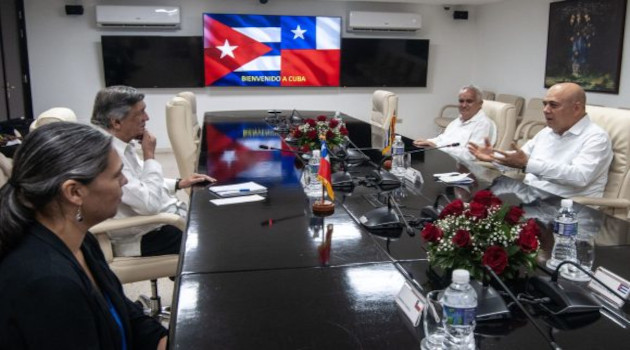 Encuentro de delegaciones de Partido Comunista de Cuba y Partido Comunista de Chile. / Foto: Dunia Álvarez Palacios