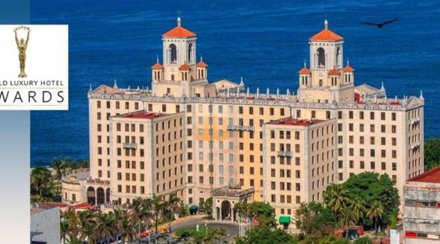 Entregan Premio al Hotel Nacional de Cuba reconocido como el Mejor Hotel Histórico del país.
