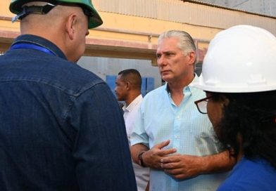 Presidente cubano en recorrido de trabajo por el municipio de Mariel