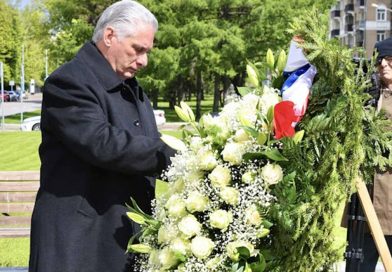 Díaz-Canel rinde honores a Fidel Castro en Moscú (+Fotos)