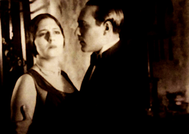 En El veneno de un beso (1929), de Ramón Peón, junto a Antonio Perdices. 