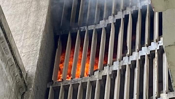 Una imagen de las llamas en el edificio Girón, el sábado 22 de junio de 2024. / Foto: Tomada de la página del CAM Plaza de la Revolución en Facebook.