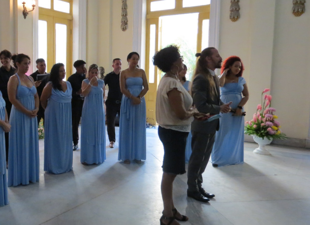 Antonia López y Adrián Alegre, agradecieron y encomiaron la dirección del Festival.