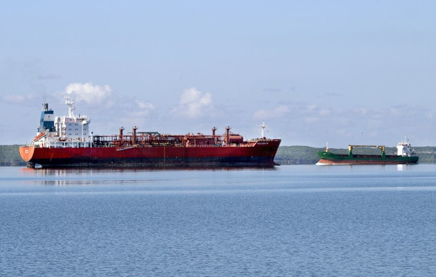 La actividad portuaria no cesa en Cienfuegos. / Foto: Ildefonso Igorra López / 5 de Septiembre