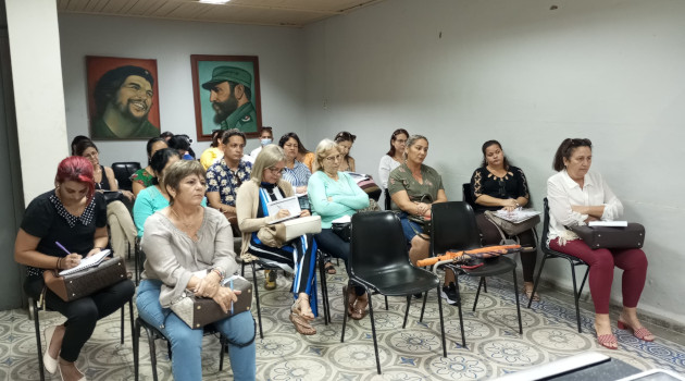 Vital resulta la superación de los notarios para una mayor calidad en sus prestaciones. / Foto: Cortesía de la dirección general de Justicia en Cienfuegos.