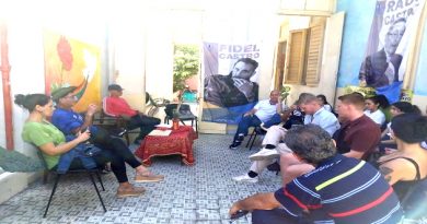 Acercar a las nuevas generaciones a la presencia de Fidel en Cienfuegos resultó propósito del encuentro. / Foto: Tay Toscano