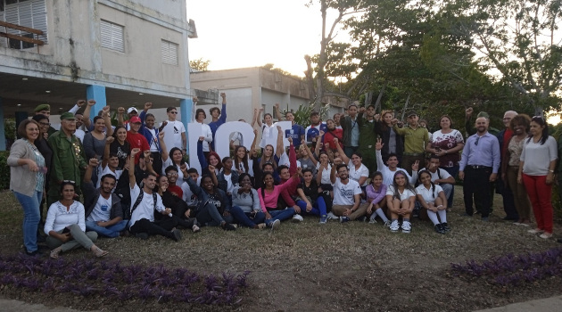 La Caravana de la Libertad hizo un alto en UCf. / Foto: Magalys Chaviano Álvarez