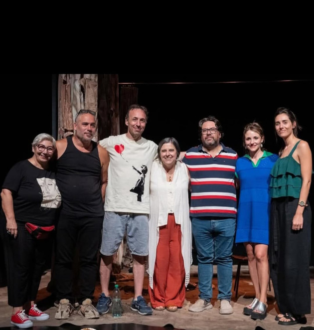 Imagen del colectivo creador de la obra.