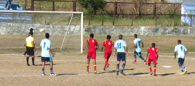 Momento en que Reinier Cerdeira igualaba las acciones desde el punto de penal.