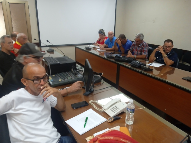 Estuvieron, por las frecuencias de Radio Ciudad del Mar, los representantes de las entidades responsables de la rama eléctrica. / Foto: Magalys Chaviano Álvarez