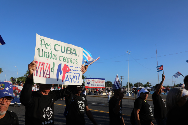 Cienfuegueros unidos por Cuba desfilan por el Primero de Mayo. / Fotos: Juan Carlos Dorado / 5 de Septiembre