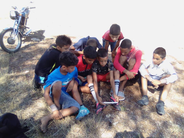 Los más jóvenes siempre atraídos por la tecnología./ Foto: Cortesía Joven Club
