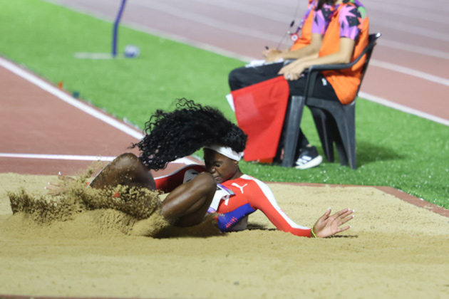 Rosmeiby Quesada se llevó la plata en el salto de longitud.