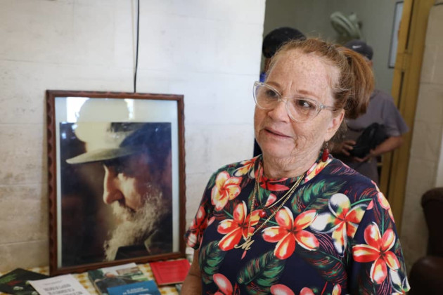 Mercedes Caro Nodarse, directora del Periódico 5 de Septiembre y miembro de la UPEC cienfueguera recuerda las visitas del Comandante en Jefe a Cienfuegos. / Foto: Juan Carlos Dorado 