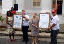 Reconocimiento del Partido y el Gobierno al Periódico 5 de Septiembre por su aniversario 45 y al Telecentro por su cuarto de siglo. Reciben el mérito las directoras de ambos medios, Mercedes Caro Nodarse y Danae Águila Gutiérrez, respectivamente./ Fotos: Del autor