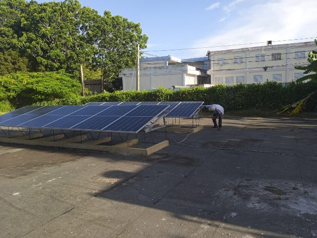 Sistema de bombeo solar de agua en UCf. /Foto: Magalys Chaviano Álvarez/5 de Septiembre