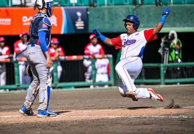 Juveniles cubanos mantienen invicto en Copa Mundial de Béisbol