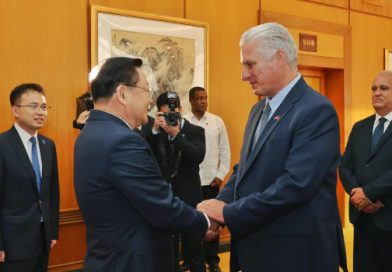 Presidente de Cuba finaliza visita a China y viaja hacia Laos (+Fotos)