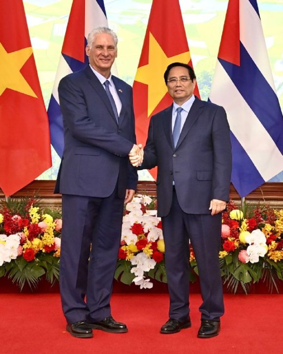 Primer ministro vietnamita Pham Minh Chinh junto a nuestro presidente, Miguel Díaz-Canel Bermúdez. /Foto: Estudios Revolución