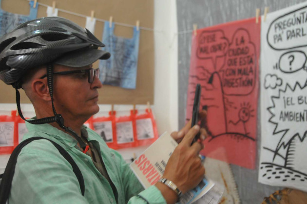 En Catarsis el artista utiliza la técnica mixta para dotar a las obras de un nuevo discurso.