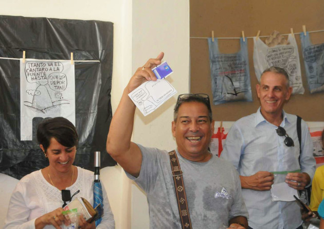 Los asistentes disfrutaron de una exhibición alegre y suigéneris. 