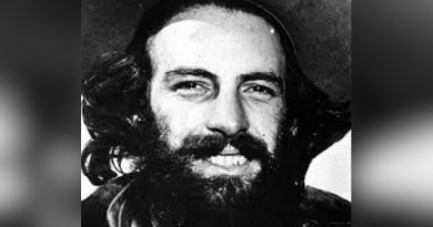 Camilo Cienfuegos, lealtad y legado de la Revolución Cubana Camilo Cienfuegos, con su icónica sonrisa y sombrero de ala ancha, símbolos de su carisma y cercanía al pueblo. / Foto: Cubaminrex.cu