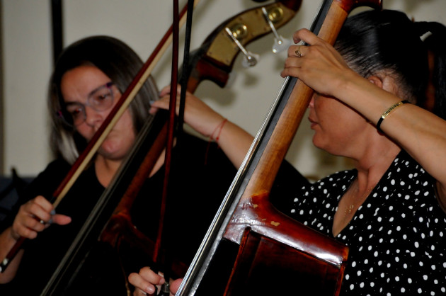 La presencia femenina en el contrabajo se hizo notar con Mey Lin Chaviano, Zulet García y Milay Alpízar. / Foto: Delvis Toledo de la Cruz / 5 de Septiembre