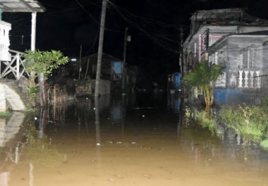 Protegen zonas bajas ante crecida de ríos en el este de Holguín (+ Fotos) Protegen zonas bajas ante crecida de ríos en el este de Holguín (+ Fotos)