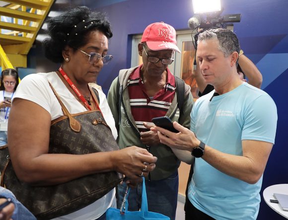 Relanzamiento del monedero virtual MiTransfer, parte de la plataforma Transfermóvil. Foto: Abel Padrón Padilla/ Ideas Multimedios