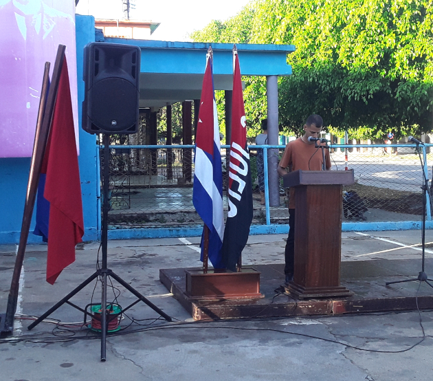 Lázaro Romero Álvarez, primer secretario de la UJC en Cienfuegos, llamó a los jóvenes a ser dignos herederos de quienes protagonizaron los sucesos del 30 de noviembre de 1956./ Foto: Yudith Madrazo Sosa / 5 de Septiembre 