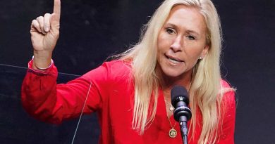 Marjorie Taylor Greene renuncia a Congreso de EEUU, rompió con Trump