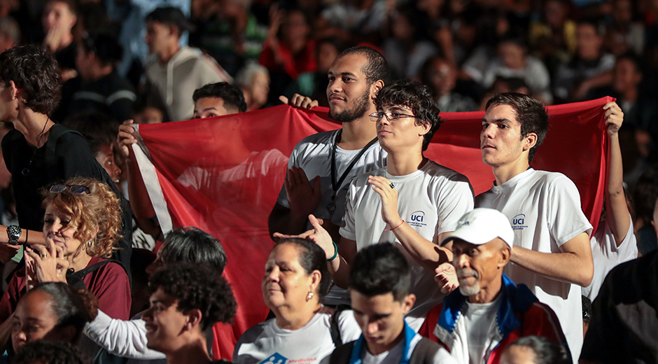 Velada por noveno aniversario de la desaparición física de Fidel. /Foto: Abel Padrón Padilla/ Cubadebate.