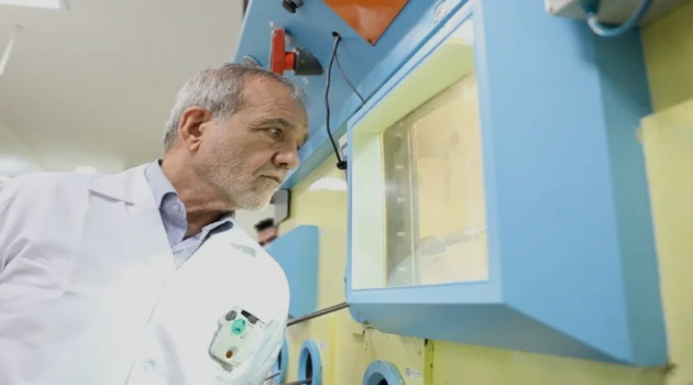 El presidente Masoud Pezeshkian visitando la central nuclear de Teherán. /Foto: Iran Presidential Office