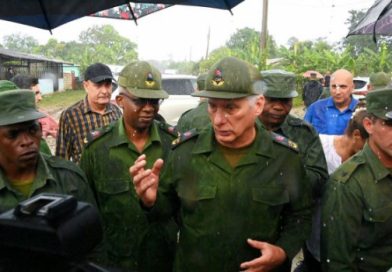 Recorre Díaz-Canel en Holguín zonas en recuperación tras el paso del huracán Melissa (+ Fotos)