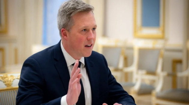 Fuentes diplomáticas rusas reconocen que el hecho de que Washington haya incorporado a Driscoll, una figura con acceso directo al gabinete de seguridad de Trump, indica que la Casa Blanca está dispuesta a ofrecer concesiones operativas para acercar posiciones.