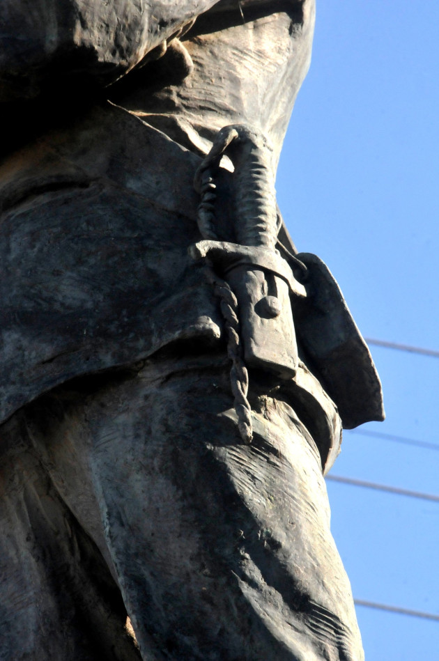 Desde hace años, el machete del general fue mutilado.