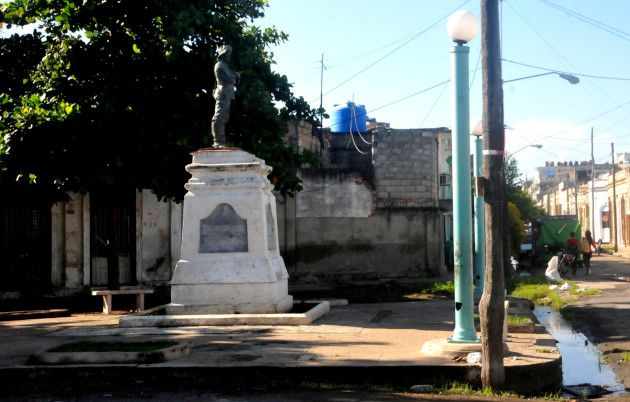 El Panteón está ubicado en la esquina de H. Cortés y Gacel. 