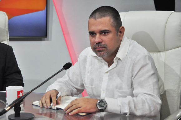 Lázaro Guerra Hernández, director técnico de la Unión Eléctrica. Foto: Roberto Garaicoa/Cubadebate.