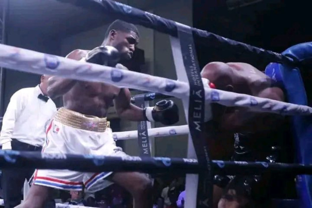 Keylor disertó en su debut como profesional.