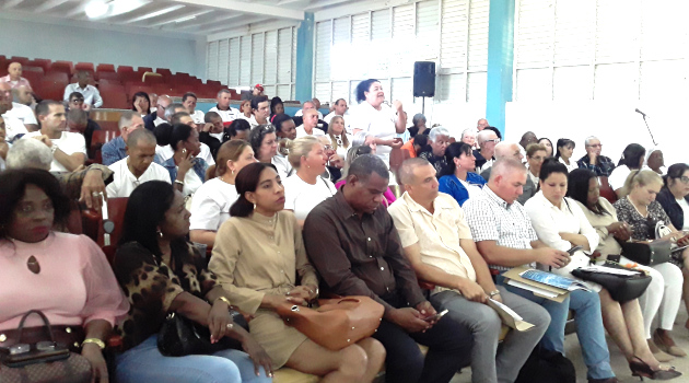 Delegados a la Asamblea Municipal del Poder Popular en Cienfuegos efectuaron la XXVI sesión ordinaria del XXVIII período de mandato./ Fotos: De la autora