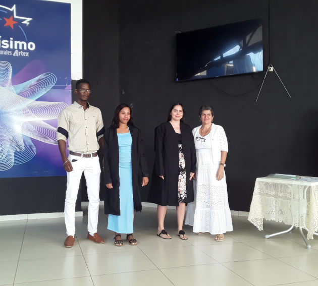 Dos nuevas fiscales recibieron la toga de manos de sus familiares. / Foto: Yudith Madrazo Sosa / 5 de Septiembre