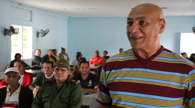 Con 42 años de vínculo ininterrumpido, el profe Linares es la memoria histórica de la facultad. / Foto: Juan Carlos Dorado / 5 de Septiembre