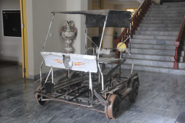 Un ejemplar de las conocidas chispitas, da la bienvenida al Museo. /Fotos: Del Autor. / Foto: Delvis Toledo de la Cruz / 5 de Septiembre
