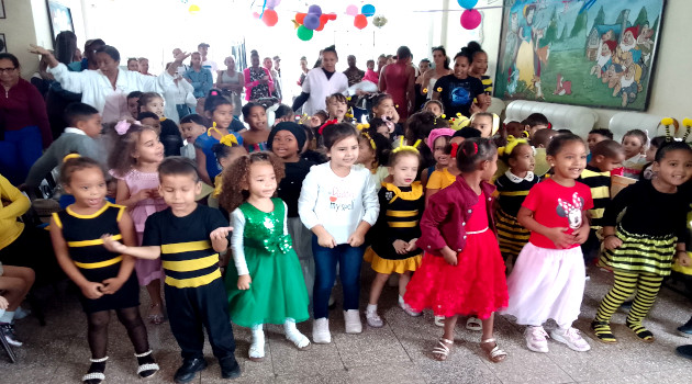 Los niños del Círculo Infantil “Mis amiguitos” celebraron con sus talentos el reconocimiento dado a la institución.
