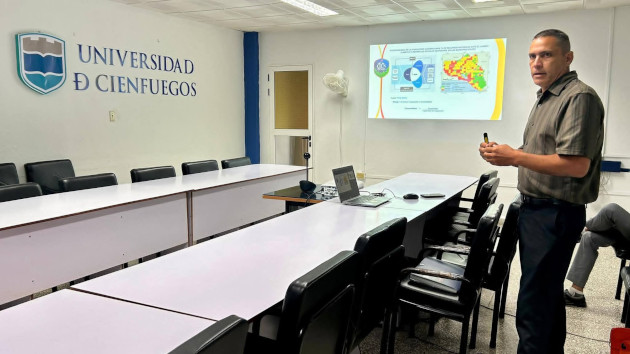 El Dr. C Yhosvanni Pérez Rodríguez, representante acá de CIENPINOS, presentó los resultados del Proyecto. / Foto: Magalys Chaviano Álvarez / 5 de Septiembre