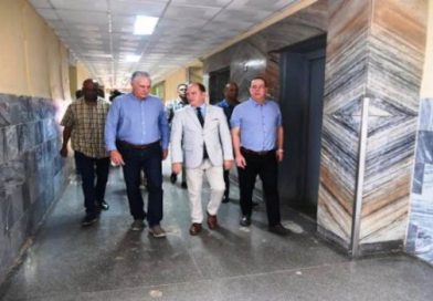 Visita Díaz-Canel Instituto de Oncología y Radiobiología