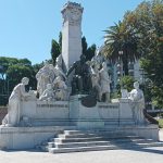 Conjunto escultórico dedicado al escultor español José Pedro Varelo, se encuentra en Bulevar Artig