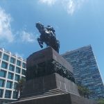 Estatua ecuestre del General José Artiga en la Plaza de Independencia de la capital del Uruguay 2