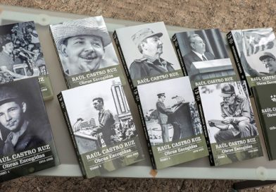 Presentan Obras Escogidas de Raúl Castro en la Universidad de La Habana Presentan obras escogidas del General de Ejército Raúl Castro Ruz, en la Plaza Ignacio Agramonte de la Universidad de La Habana. Foto: Abel Padrón Padilla/ Cubadebate.